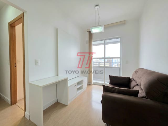 Apartamento 1 quarto e 1 banheiro, para alugar, no bairro Centro em Curitiba