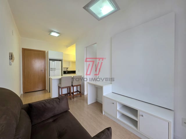 Apartamento 1 quarto e 1 banheiro, para alugar, no bairro Centro em Curitiba