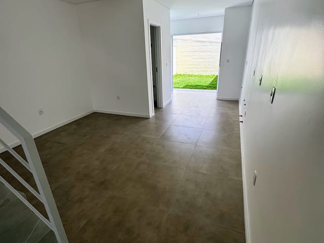 Casa 2 quartos e 3 banheiros, à venda, no bairro Ingleses do Rio Vermelho em Florianópolis
