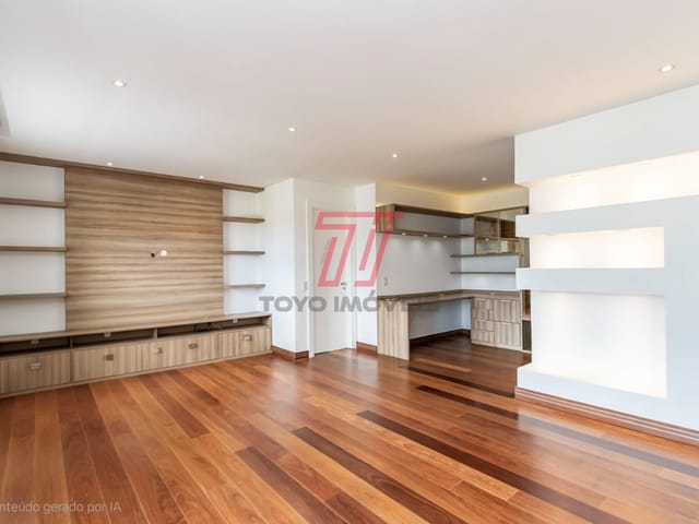 Apartamento 3 quartos e 5 banheiros, para alugar, no bairro Cristo Rei em Curitiba