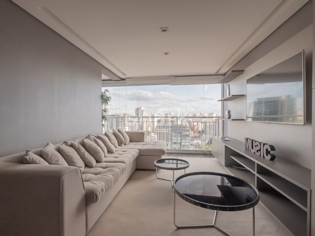 Apartamento com 80m² 2 quartos e 2 banheiros, para alugar, no bairro Vila Nova Conceição em São Paulo