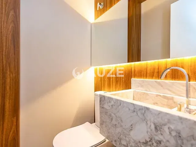 Apartamento com 198m² 3 quartos e 4 banheiros, à venda, no bairro Água Verde em Curitiba