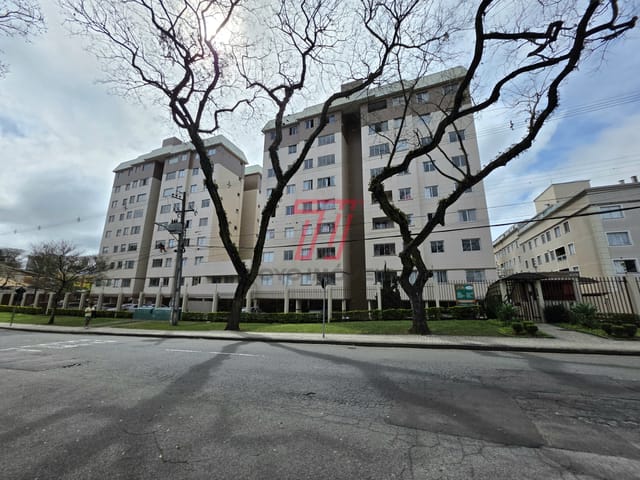 Apartamento 3 quartos e 2 banheiros, para alugar, no bairro Portão em Curitiba
