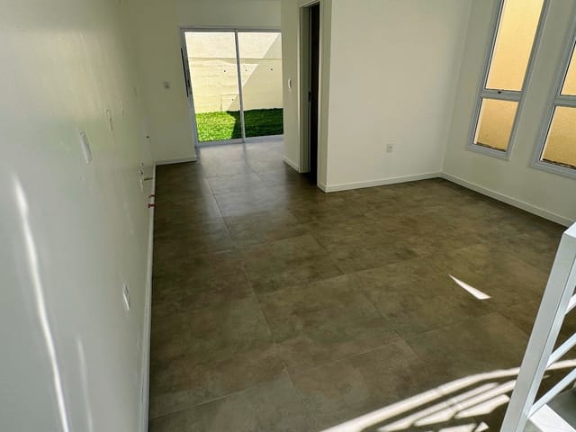 Casa 3 quartos e 3 banheiros, à venda, no bairro Ingleses do Rio Vermelho em Florianópolis