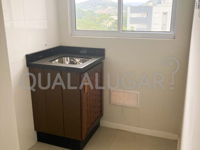 Apartamento 2 quartos e 2 banheiros, para alugar, no bairro Centro em Tubarão