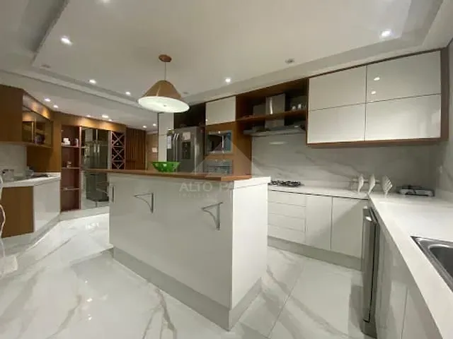 Apartamento com 220m² 4 quartos e 2 banheiros, à venda, no bairro Vila Bocaina em Mauá