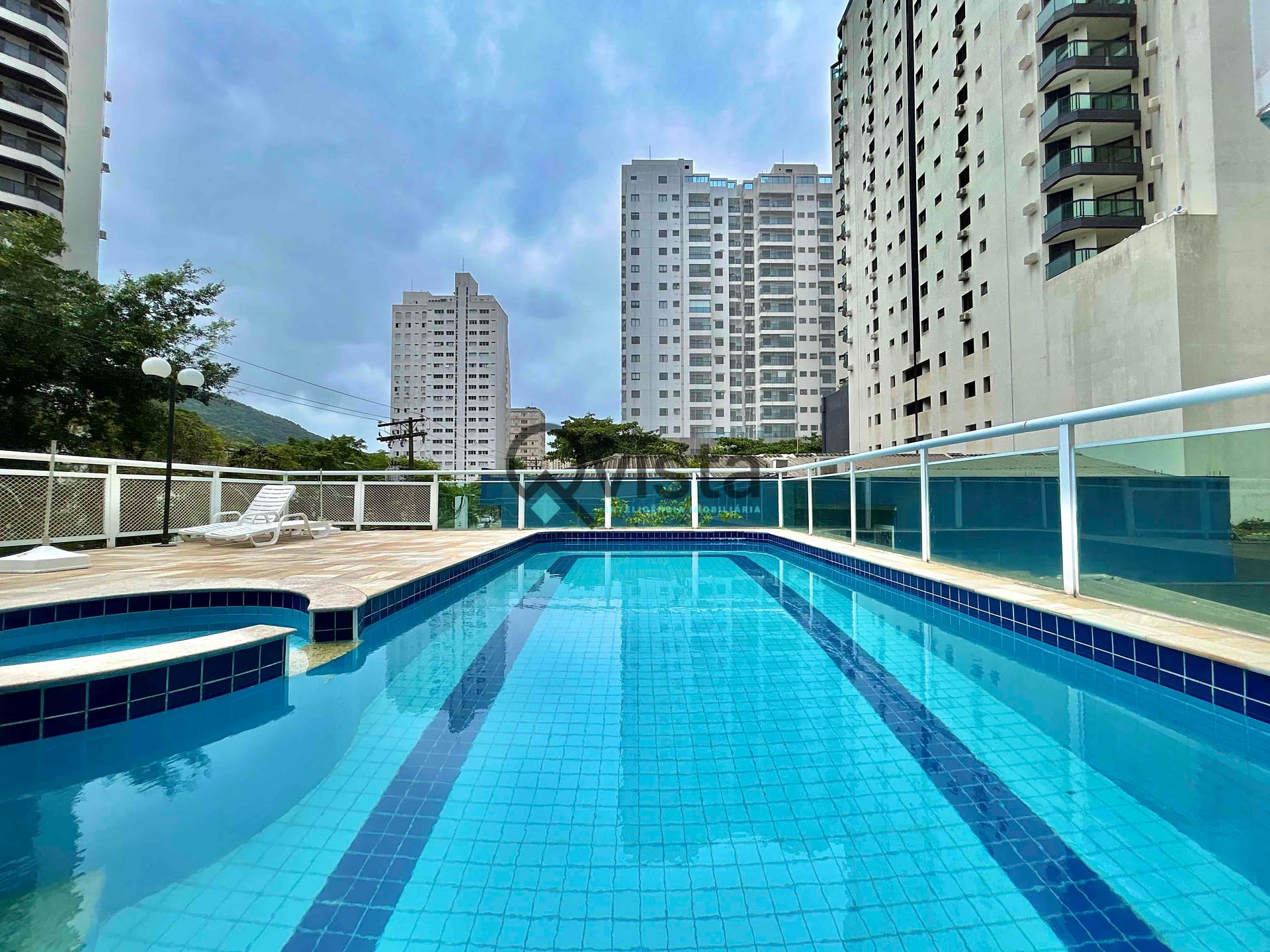 Apartamento à venda com 3 quartos, 90m² - Foto 1
