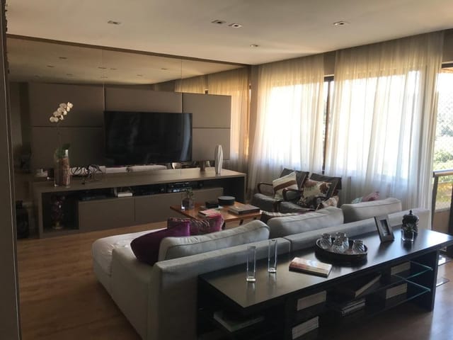Apartamento com 212m² 3 quartos e 5 banheiros, à venda, no bairro Dezoito do Forte Empresarial/Alphaville. em Barueri