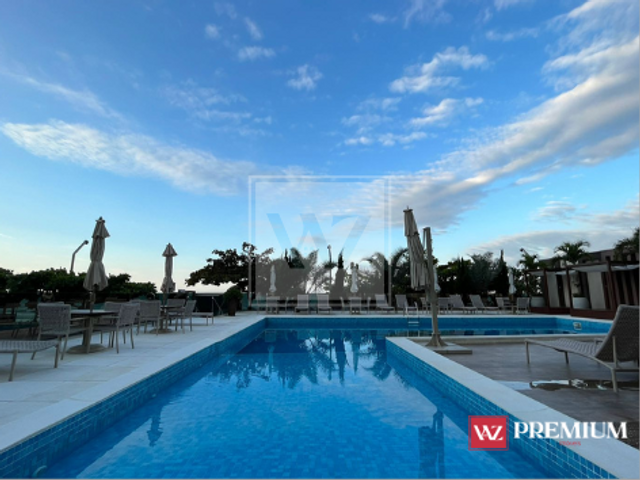 Apartamento com 220m² 4 quartos e 5 banheiros, à venda, no bairro Meia Praia em Itapema