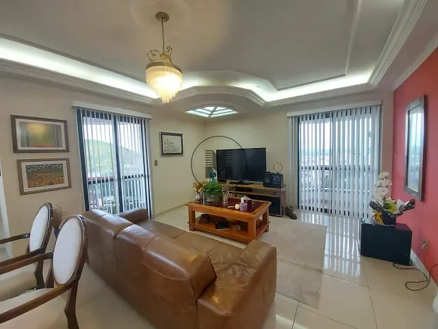 Apartamento com 343m² 4 quartos e 4 banheiros, à venda, no bairro Centro em Guaratinguetá