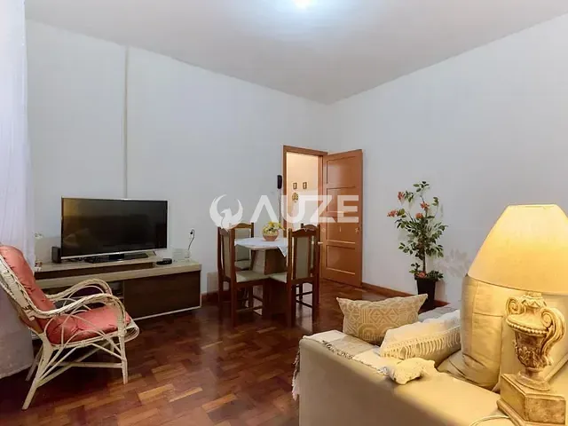 Apartamento com 75m² 2 quartos e 1 banheiro, à venda, no bairro Centro em Curitiba