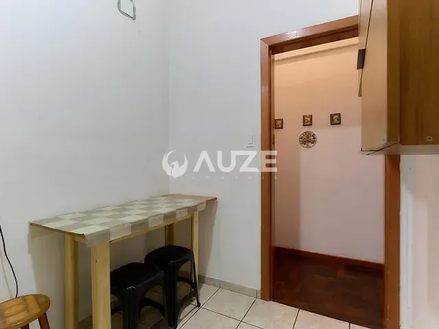 Apartamento com 75m² 2 quartos e 1 banheiro, à venda, no bairro Centro em Curitiba