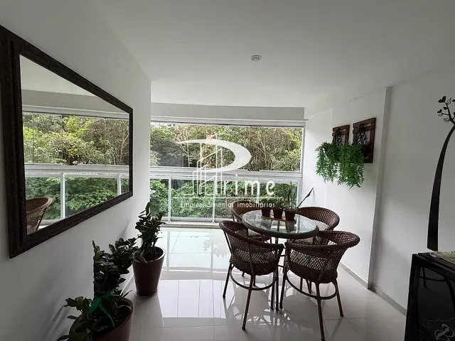 Apartamento 3 quartos e 2 banheiros, à venda, no bairro Camboinhas em Niterói