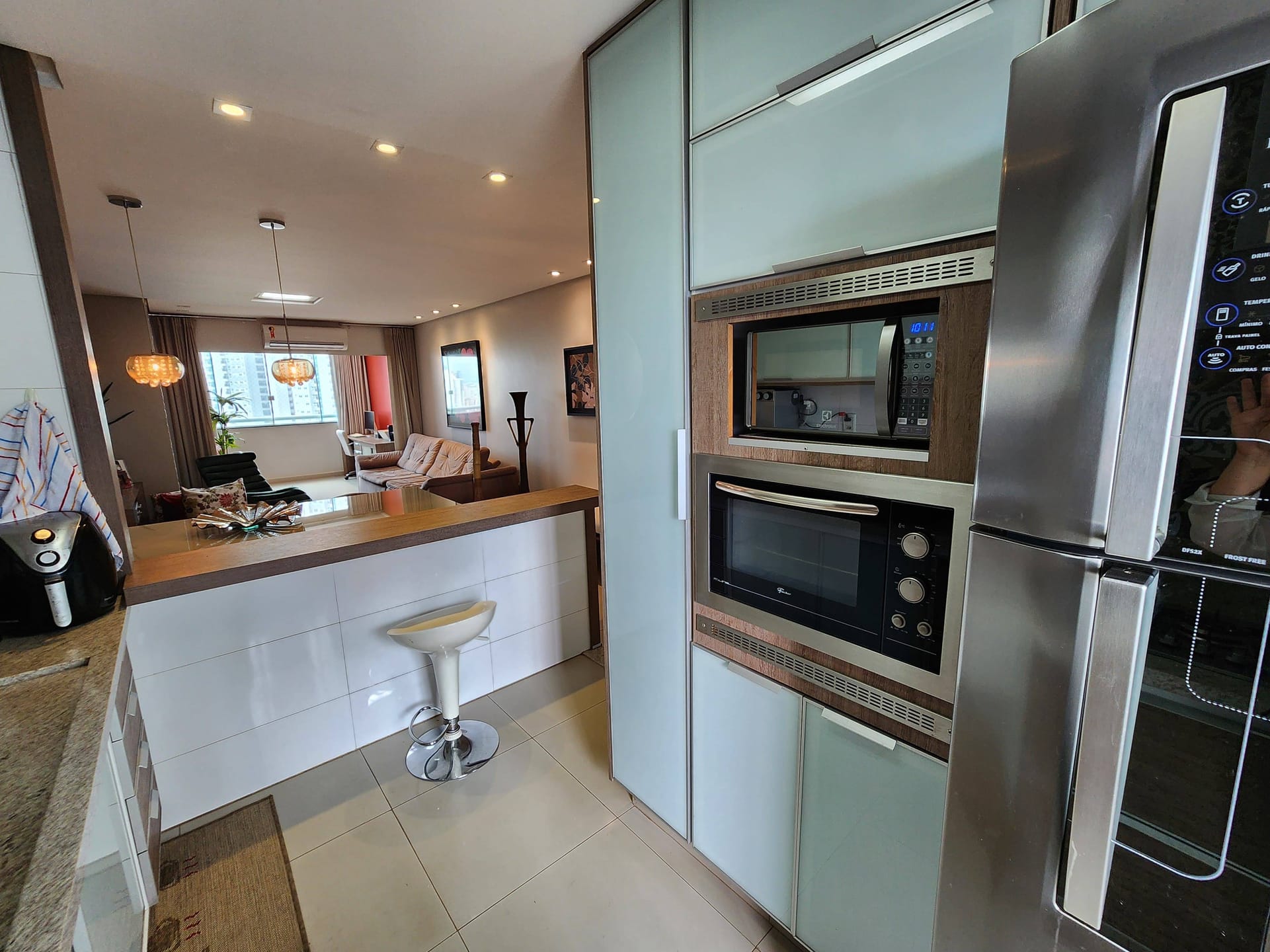 Apartamento à venda com 3 quartos, 94m² - Foto 13