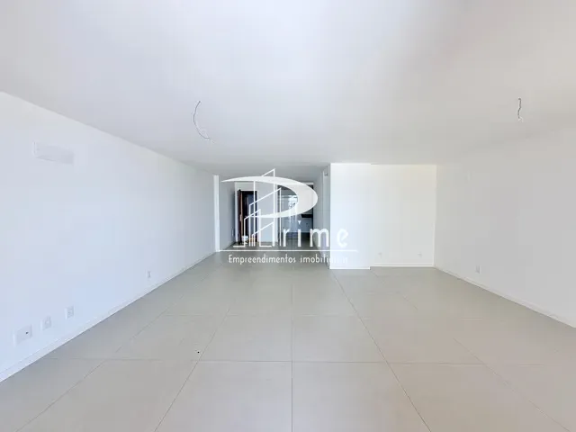 Apartamento com 160m² 3 quartos e 3 banheiros, à venda, no bairro Piratininga em Niterói