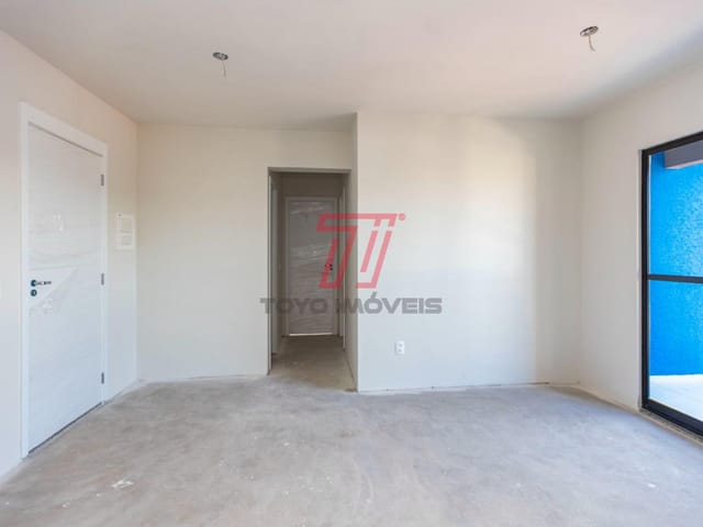 Apartamento 2 quartos e 1 banheiro, à venda, no bairro Campo Comprido em Curitiba