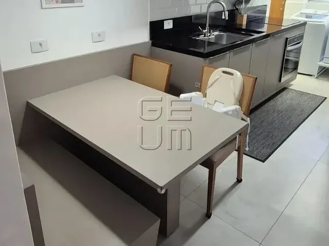 Apartamento com 10m² 3 quartos e 3 banheiros, à venda, no bairro Centro em Londrina