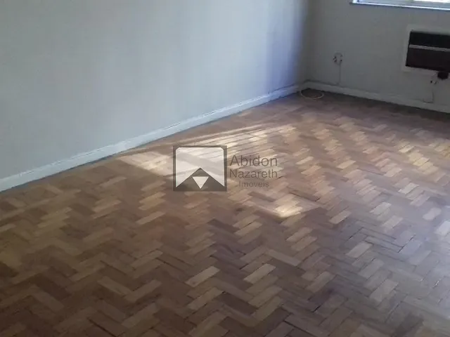 Apartamento com 110m² 3 quartos e 1 banheiro, à venda, no bairro Icaraí em Niterói