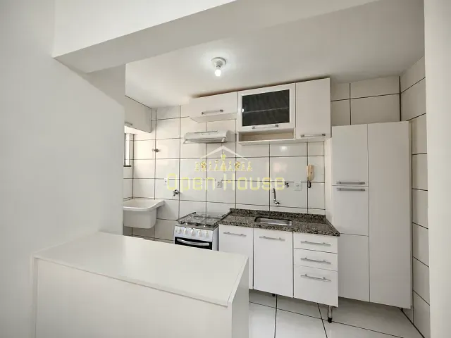 Apartamento com 55m² 2 quartos e 2 banheiros, para alugar, no bairro Roma em Volta Redonda