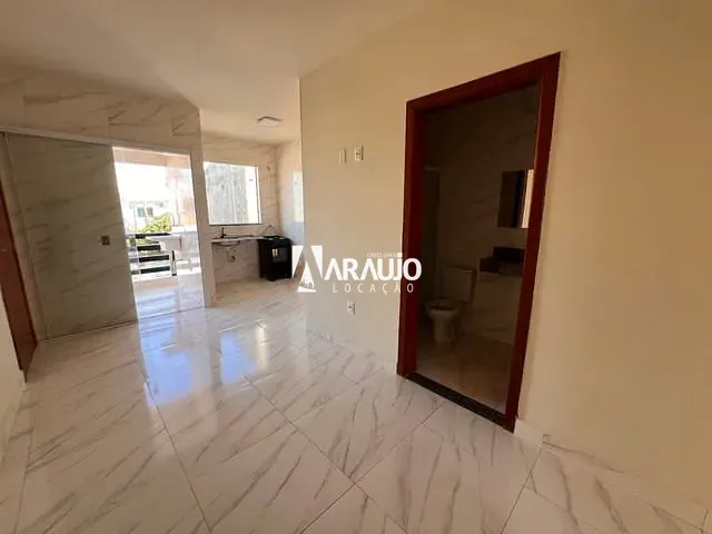 Apartamento 2 quartos e 1 banheiro, para alugar, no bairro Espinheiros em Itajaí