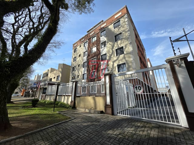 Apartamento 2 quartos e 1 banheiro, para alugar, no bairro Portão em Curitiba