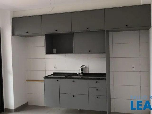 Apartamento com 55m² 3 quartos e 1 banheiro, para alugar, no bairro Vila Assis Brasil em Mauá