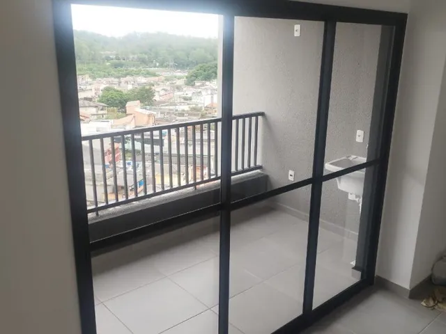 Apartamento com 55m² 3 quartos e 1 banheiro, para alugar, no bairro Vila Assis Brasil em Mauá