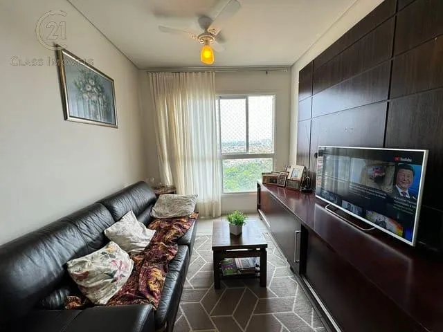 Apartamento com 59m² 3 quartos e 1 banheiro, à venda, no bairro Champagnat em Londrina