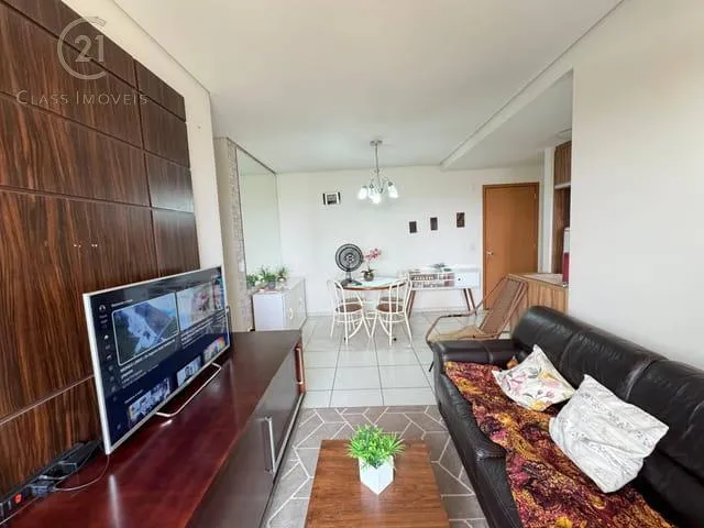 Apartamento com 59m² 3 quartos e 1 banheiro, à venda, no bairro Champagnat em Londrina