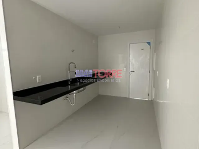 Apartamento 3 quartos e 4 banheiros, à venda, no bairro Nossa Senhora da Vitória em Ilhéus