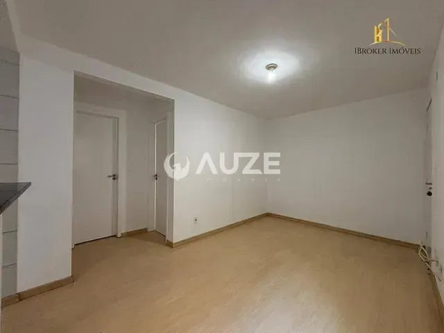 Apartamento com 44m² 2 quartos e 1 banheiro, à venda, no bairro Santa Cândida em Curitiba