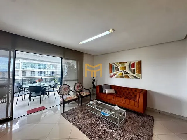 Apartamento 3 quartos e 5 banheiros, à venda, no bairro Umarizal em Belém