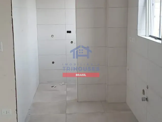 Apartamento 2 quartos e 1 banheiro, à venda, no bairro Guarani em Colombo