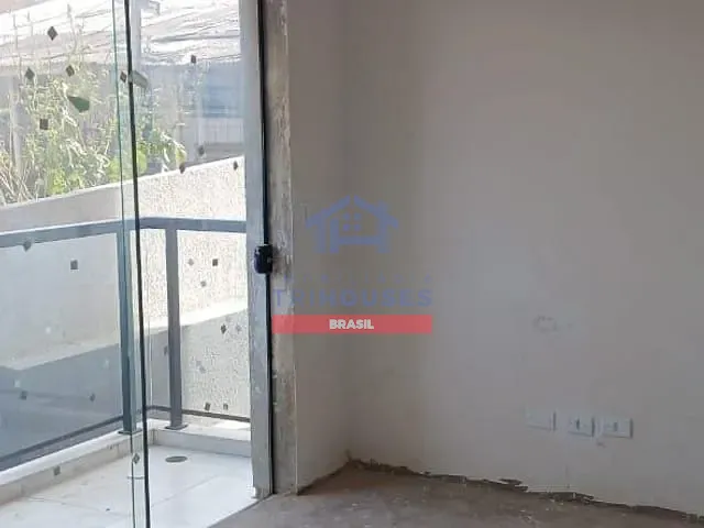 Apartamento 2 quartos e 1 banheiro, à venda, no bairro Guarani em Colombo
