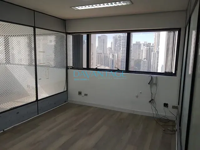 Sala à venda, no bairro Perdizes em São Paulo