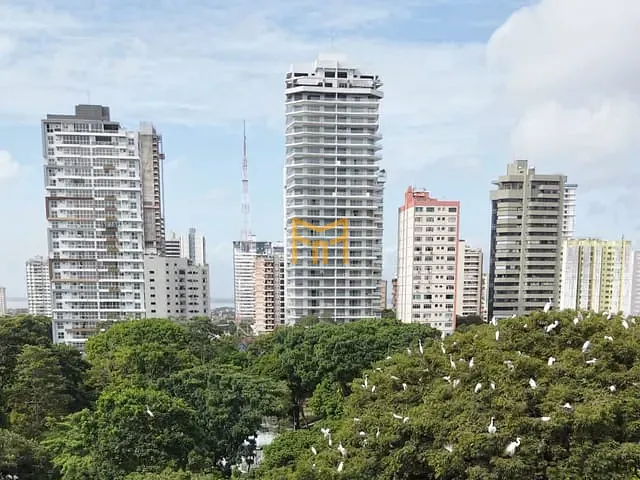 Apartamento 3 quartos e 4 banheiros, à venda, no bairro Batista Campos em Belém