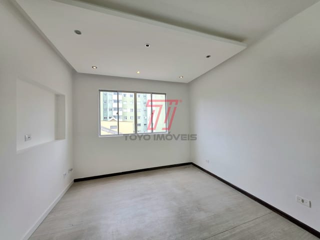 Apartamento 1 quarto e 1 banheiro, à venda, no bairro Novo Mundo em Curitiba