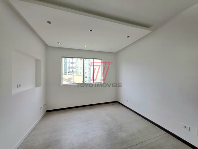 Apartamento 1 quarto e 1 banheiro, à venda, no bairro Novo Mundo em Curitiba