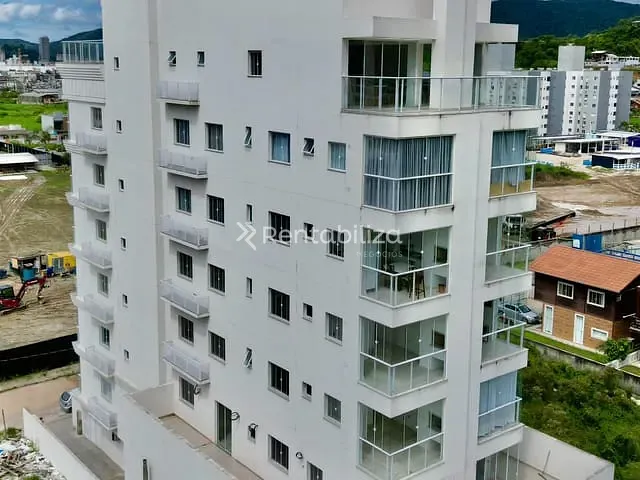 Apartamento 1 quarto e 2 banheiros, à venda, no bairro Perequê em Porto Belo