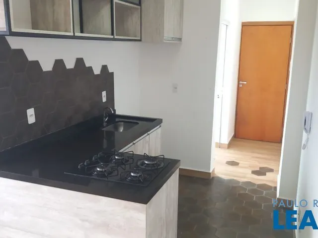 Apartamento com 40m² 1 quarto e 1 banheiro, à venda ou para alugar, no bairro Vila Príncipe de Gales em Santo André