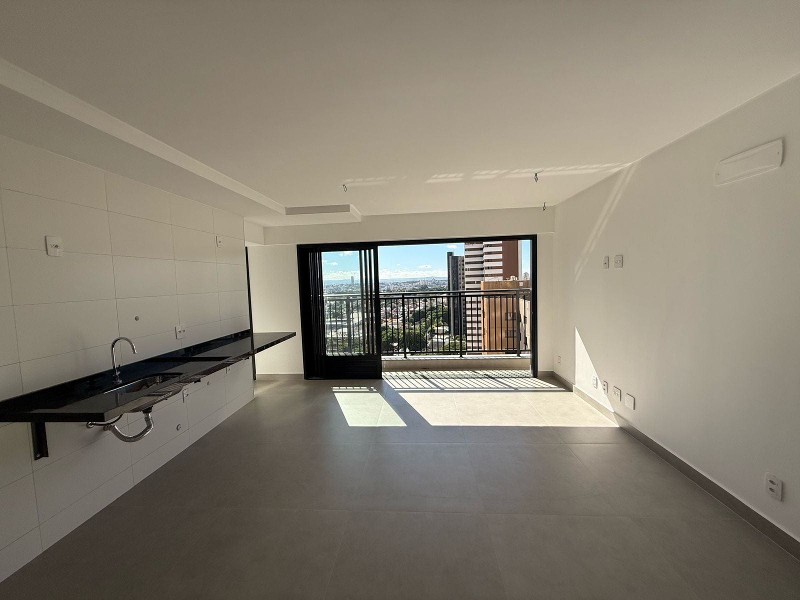 Apartamento à venda com 3 quartos, 86m² - Foto 2