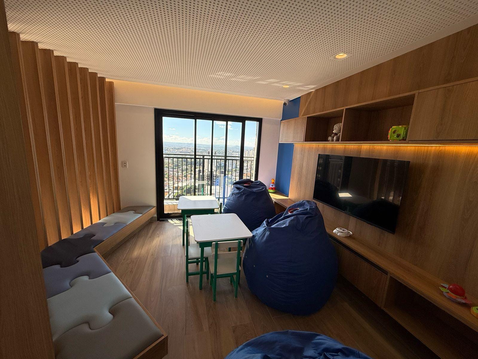 Apartamento à venda com 3 quartos, 86m² - Foto 27