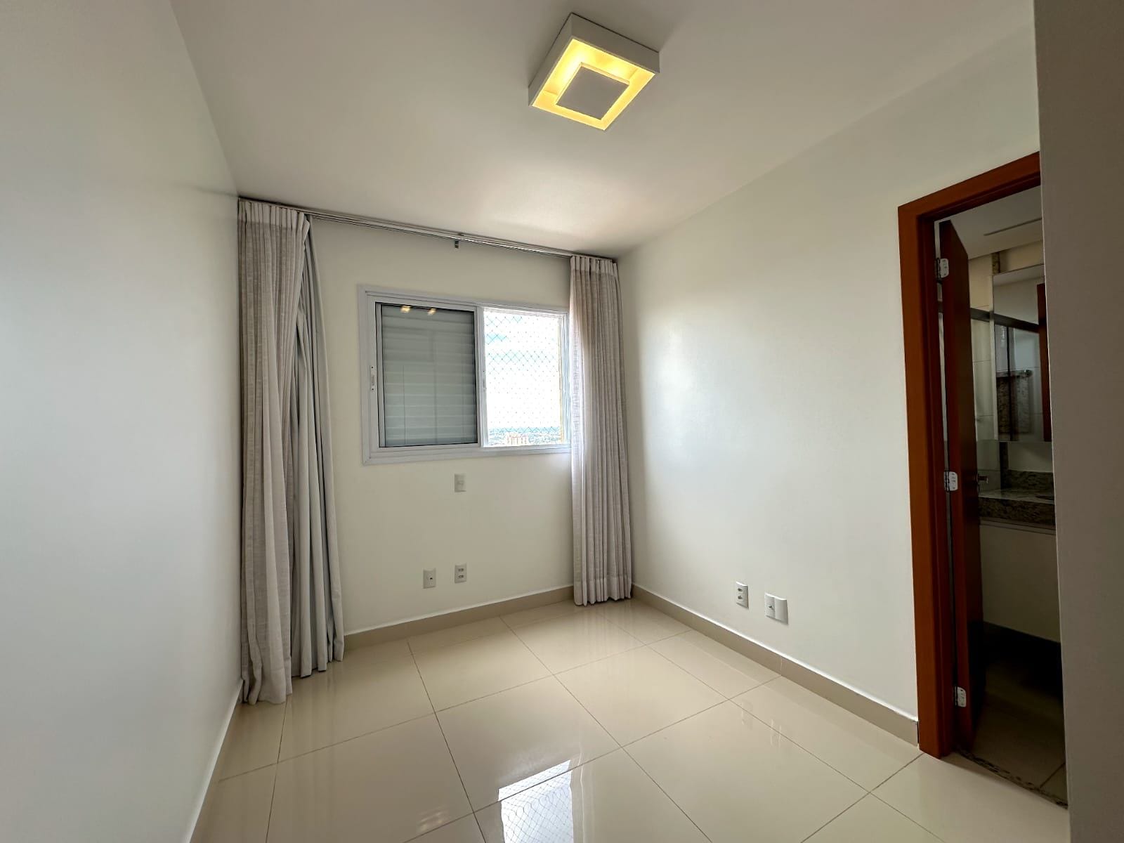 Apartamento à venda com 3 quartos, 97m² - Foto 3