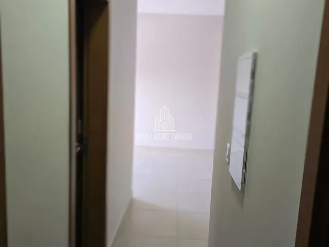Apartamento 3 quartos e 2 banheiros, para alugar, no bairro Jardim das Palmeiras em Cuiabá