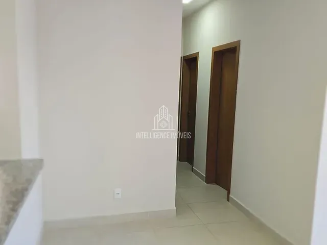 Apartamento 3 quartos e 2 banheiros, para alugar, no bairro Jardim das Palmeiras em Cuiabá