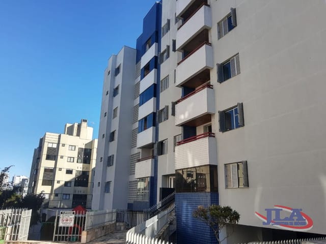 Apartamento 2 quartos e 1 banheiro, à venda, no bairro Cabral em Curitiba
