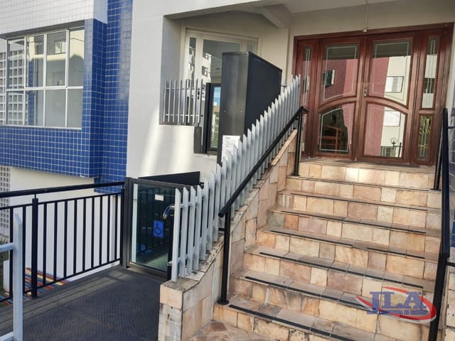 Apartamento 2 quartos e 1 banheiro, à venda, no bairro Cabral em Curitiba