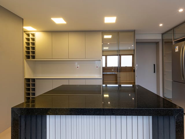 Apartamento com 200m² 3 quartos e 5 banheiros, à venda, no bairro Cambuí em Campinas