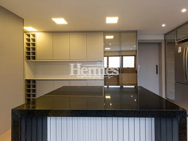 Apartamento com 200m² 3 quartos e 5 banheiros, à venda, no bairro Cambuí em Campinas