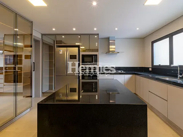 Apartamento com 200m² 3 quartos e 5 banheiros, à venda, no bairro Cambuí em Campinas